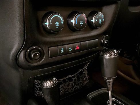 Used 2018 Jeep Wrangler Unlimited Sport S image 16