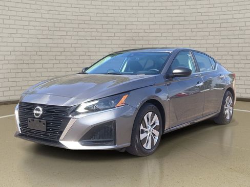 Certified 2025 Nissan Altima 2.5 S FWD image 1