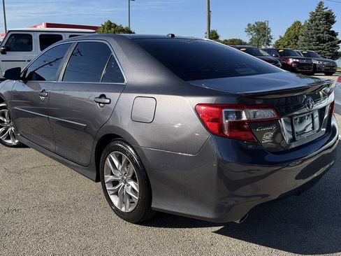 Used 2014 Toyota Camry SE w/ Leather Package FWD image 6