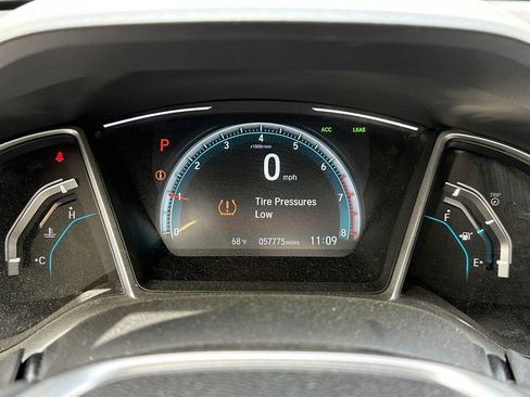Used 2018 Honda Civic Touring image 27