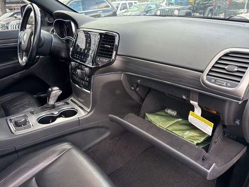 Used 2022 Jeep Grand Cherokee Limited image 27