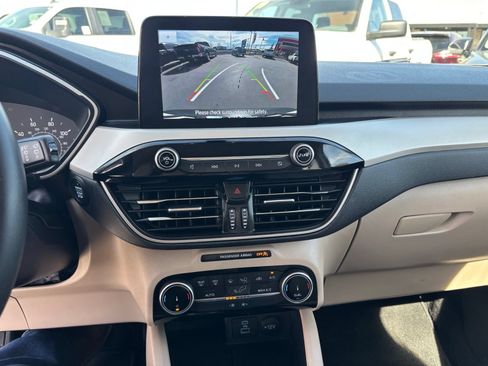 Used 2022 Ford Escape SE w/ Convenience Package FWD image 18