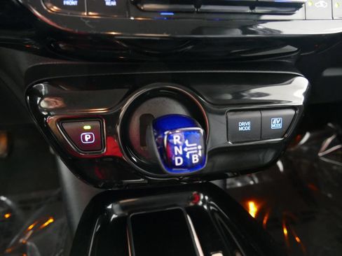 Used 2016 Toyota Prius Three Touring FWD image 16