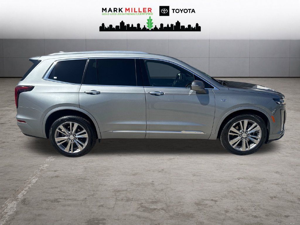 Used 2023 Cadillac XT6 Premium Luxury w/ Technology Package AWD/4WD image 6