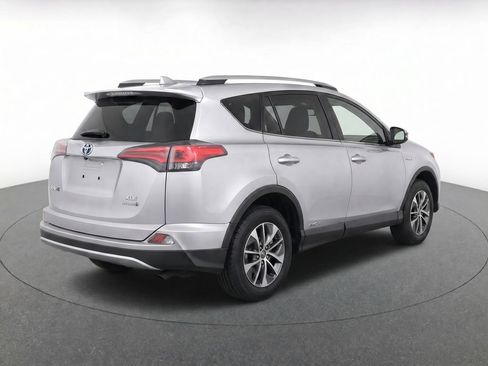 Used 2017 Toyota RAV4 XLE w/ All Weather Liner Package AWD/4WD image 4