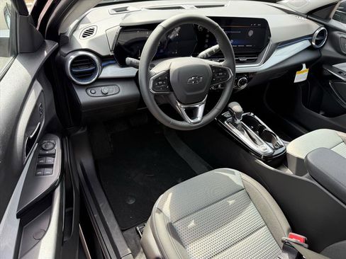 New 2026 Chevrolet Trax LT image 8