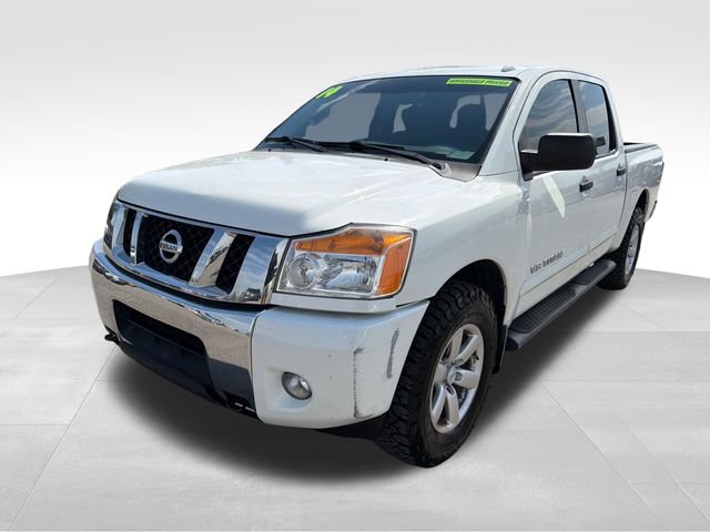 Used 2014 Nissan Titan SV w/ SV Value Truck Package AWD/4WD image 3