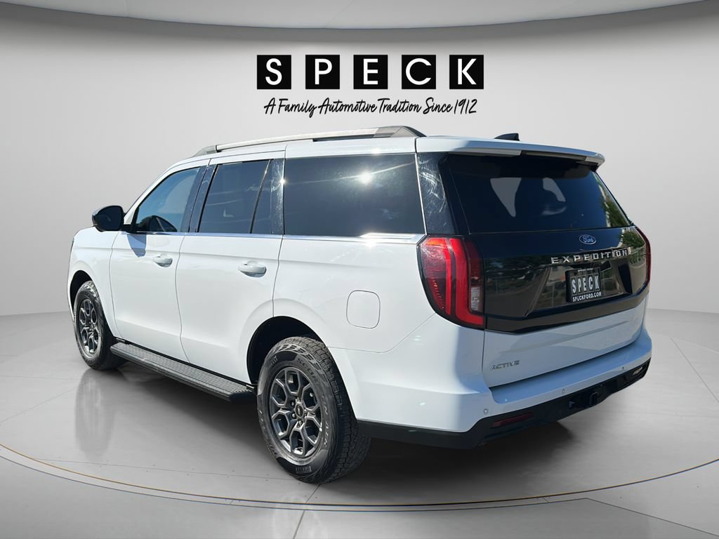 Used 2025 Ford Expedition Active AWD/4WD image 3