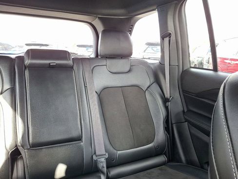 Used 2023 Jeep Grand Cherokee Altitude AWD/4WD image 21