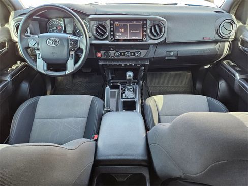 Used 2020 Toyota Tacoma TRD Off-Road w/ Technology Package image 20