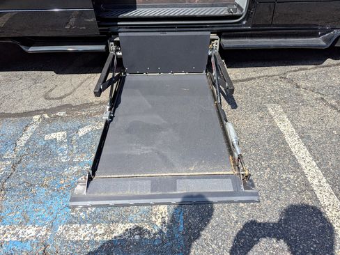 Used 2017 Mercedes-Benz Sprinter 2500 image 34