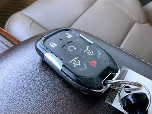 Used 2018 Chevrolet Tahoe Premier AWD/4WD image 15