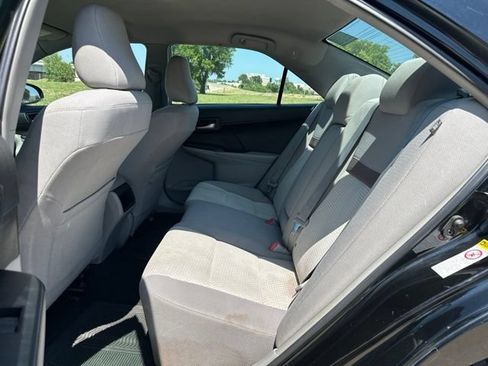 Used 2014 Toyota Camry LE FWD image 9