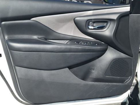 Used 2023 Nissan Murano SV w/ SV Midnight Edition Package AWD/4WD image 6