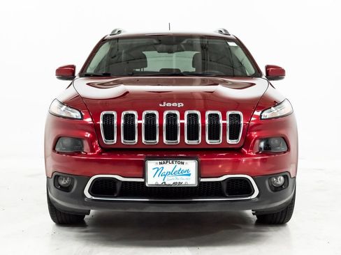 Used 2017 Jeep Cherokee Limited AWD/4WD image 4
