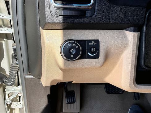 Used 2011 GMC Acadia SLT FWD image 32
