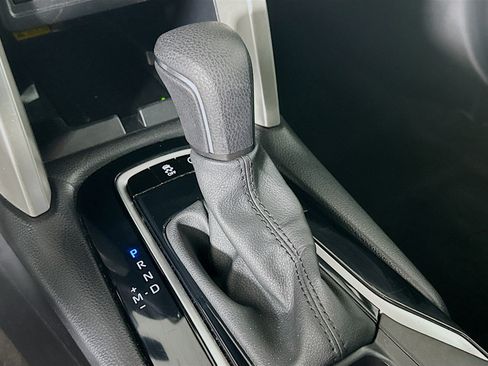 Used 2024 Toyota Corolla Cross LE image 25