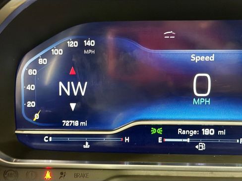 Used 2023 Chevrolet Suburban Premier image 13