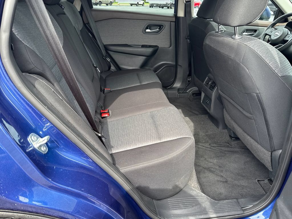 Used 2023 Nissan Rogue SV AWD/4WD image 20
