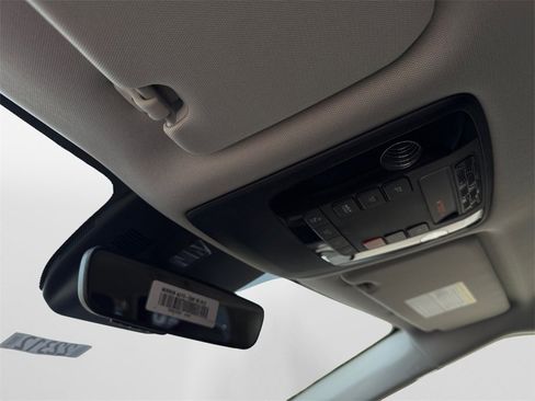 New 2026 Kia Carnival EX image 27