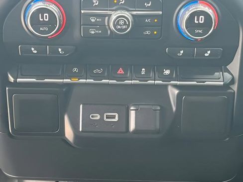 Used 2021 Chevrolet Silverado 1500 LT AWD/4WD image 27
