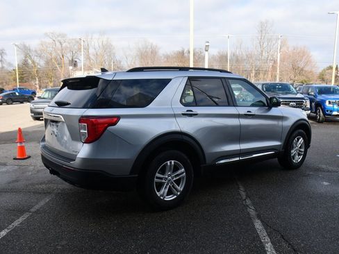Used 2023 Ford Explorer XLT w/ Class IV Trailer Tow Package image 7