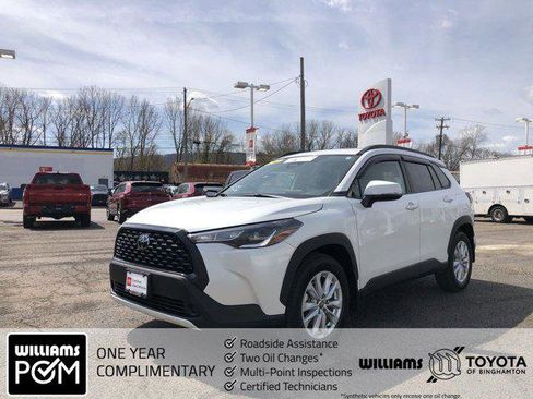 Certified 2024 Toyota Corolla Cross LE w/ Moonroof Package image 1