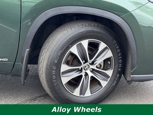 Used 2023 Toyota Highlander XLE image 14