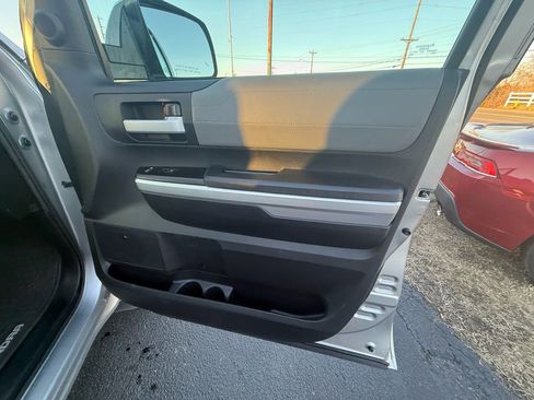 Used 2015 Toyota Tundra Limited w/ Limited Premium Package image 22