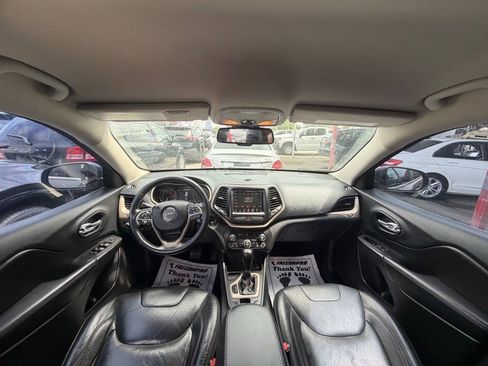 Used 2016 Jeep Cherokee Limited FWD image 19