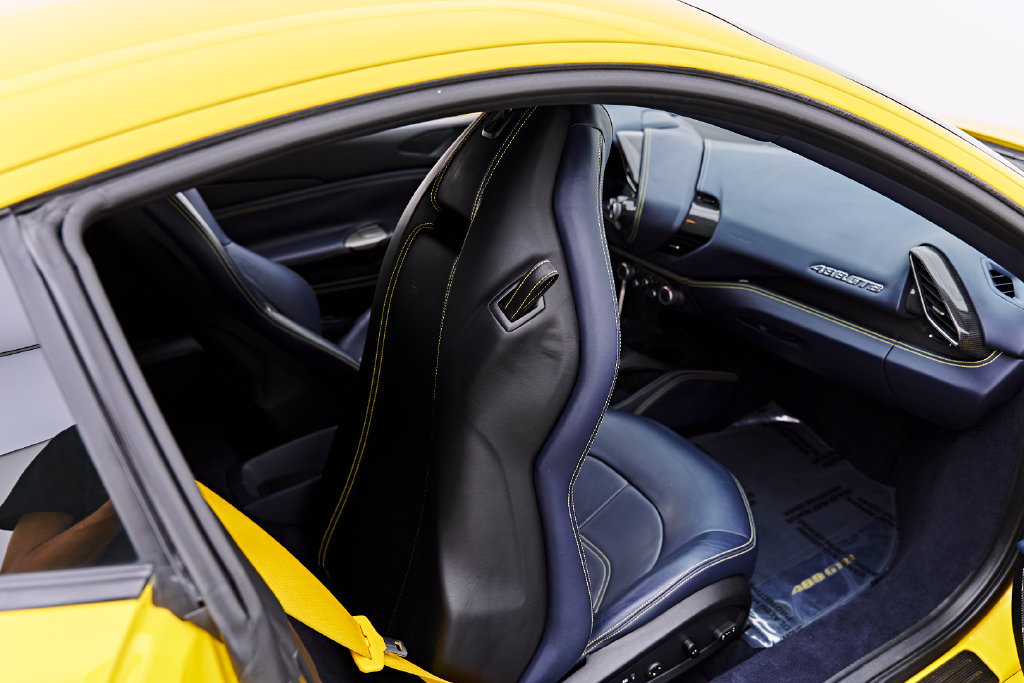Used 2017 Ferrari 488 GTB RWD image 54
