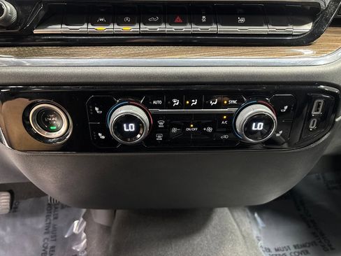 Used 2024 Chevrolet Silverado 1500 LT AWD/4WD image 23