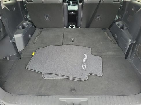 Used 2021 Toyota Highlander XLE FWD image 8
