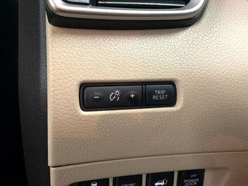 Used 2015 Nissan Rogue SL image 28