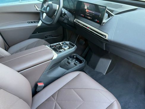 Used 2026 BMW iX xDrive45 image 19