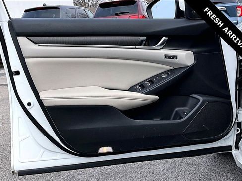Used 2020 Honda Accord Touring image 19