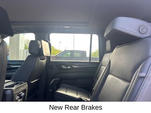 Used 2021 GMC Yukon XL Denali w/ Denali Premium Package AWD/4WD image 11