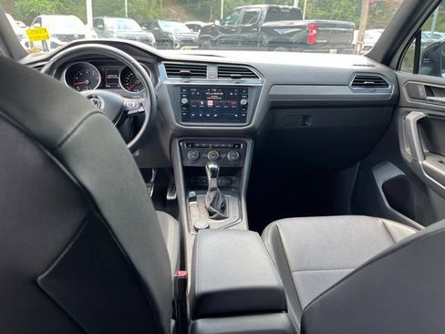 Used 2020 Volkswagen Tiguan SE R-Line w/ 3rd Row Seat Package AWD/4WD image 18