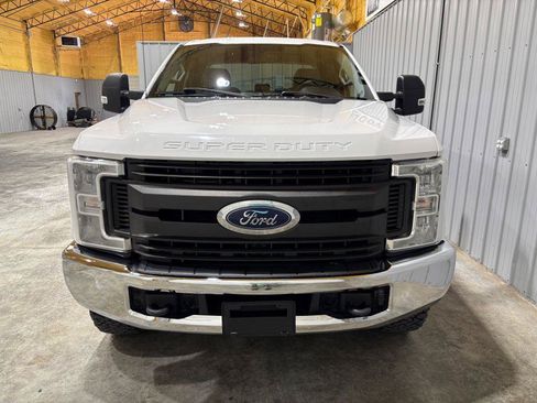 Used 2018 Ford F250 XL w/ Power Equipment Group AWD/4WD image 7