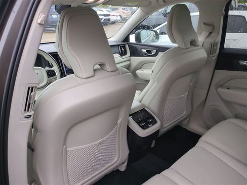 Used 2022 Volvo XC60 B5 Inscription w/ Advanced Package image 16