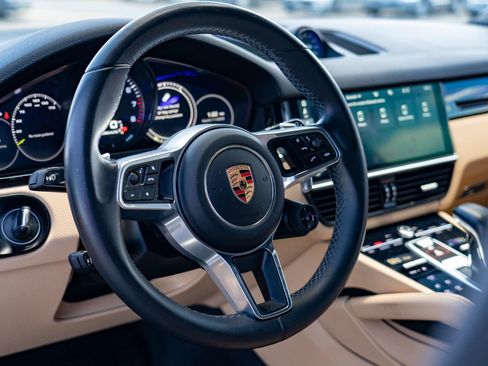 Used 2019 Porsche Cayenne E-Hybrid AWD/4WD image 15