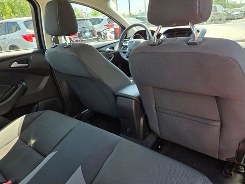 Used 2012 Ford Focus SE FWD image 14