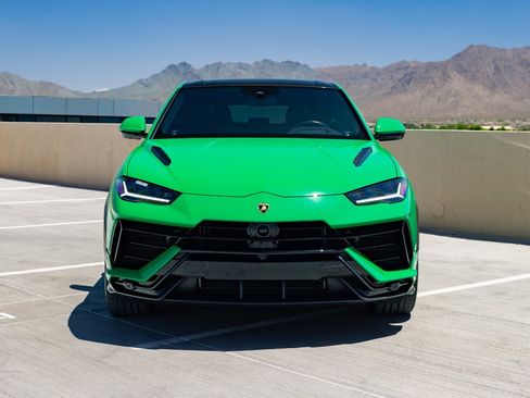 Used 2023 Lamborghini Urus Performante AWD/4WD image 3