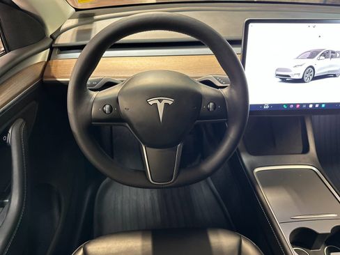 Used 2024 Tesla Model Y Long Range image 13