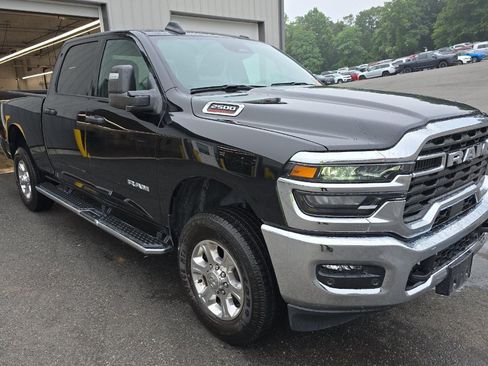 Used 2026 RAM 2500 Big Horn AWD/4WD image 2
