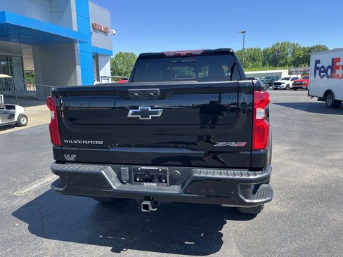 Used 2023 Chevrolet Silverado 1500 ZR2 w/ Technology Package AWD/4WD image 7