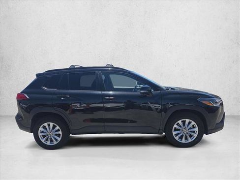 Certified 2024 Toyota Corolla Cross LE FWD image 4