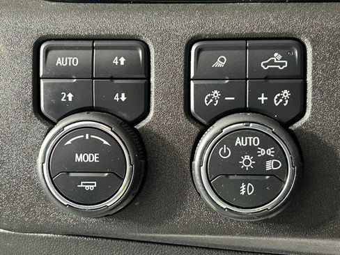 Used 2024 Chevrolet Silverado 2500 LTZ w/ LTZ Convenience Package AWD/4WD image 32