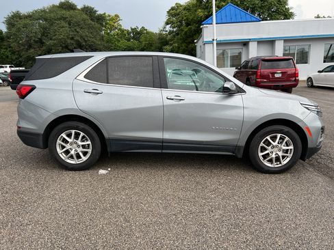 Used 2024 Chevrolet Equinox LT AWD/4WD image 4
