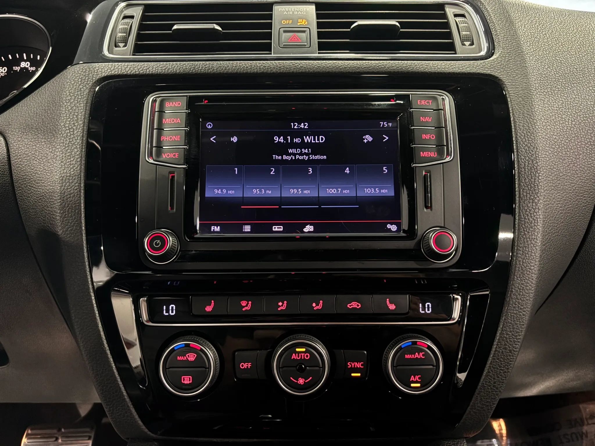 Used 2017 Volkswagen Jetta GLI FWD image 26